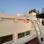 Tiny Duplex In The Walled City With Private Rooftop