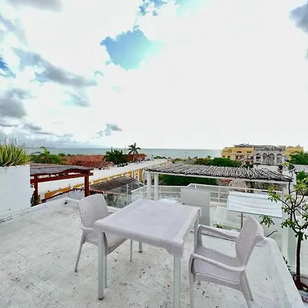 Tiny Duplex In The Walled City With Private Rooftop Cartagena