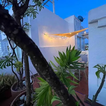 Tiny Duplex In The Walled City With Private Rooftop *
