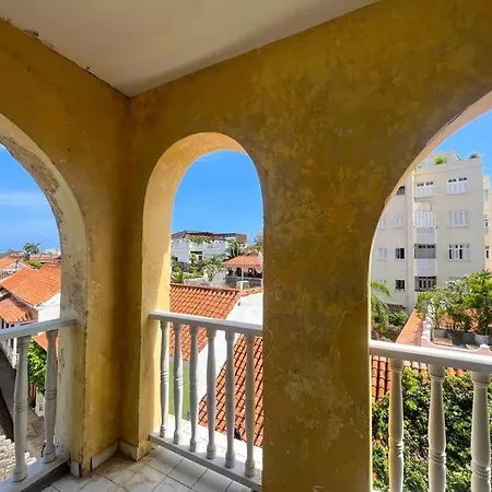 Tiny Duplex In The Walled City With Private Rooftop Cartagena