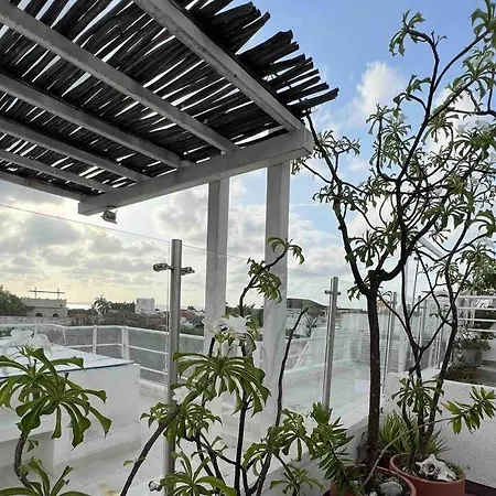 Apartment Tiny Duplex In The Walled City With Private Rooftop *